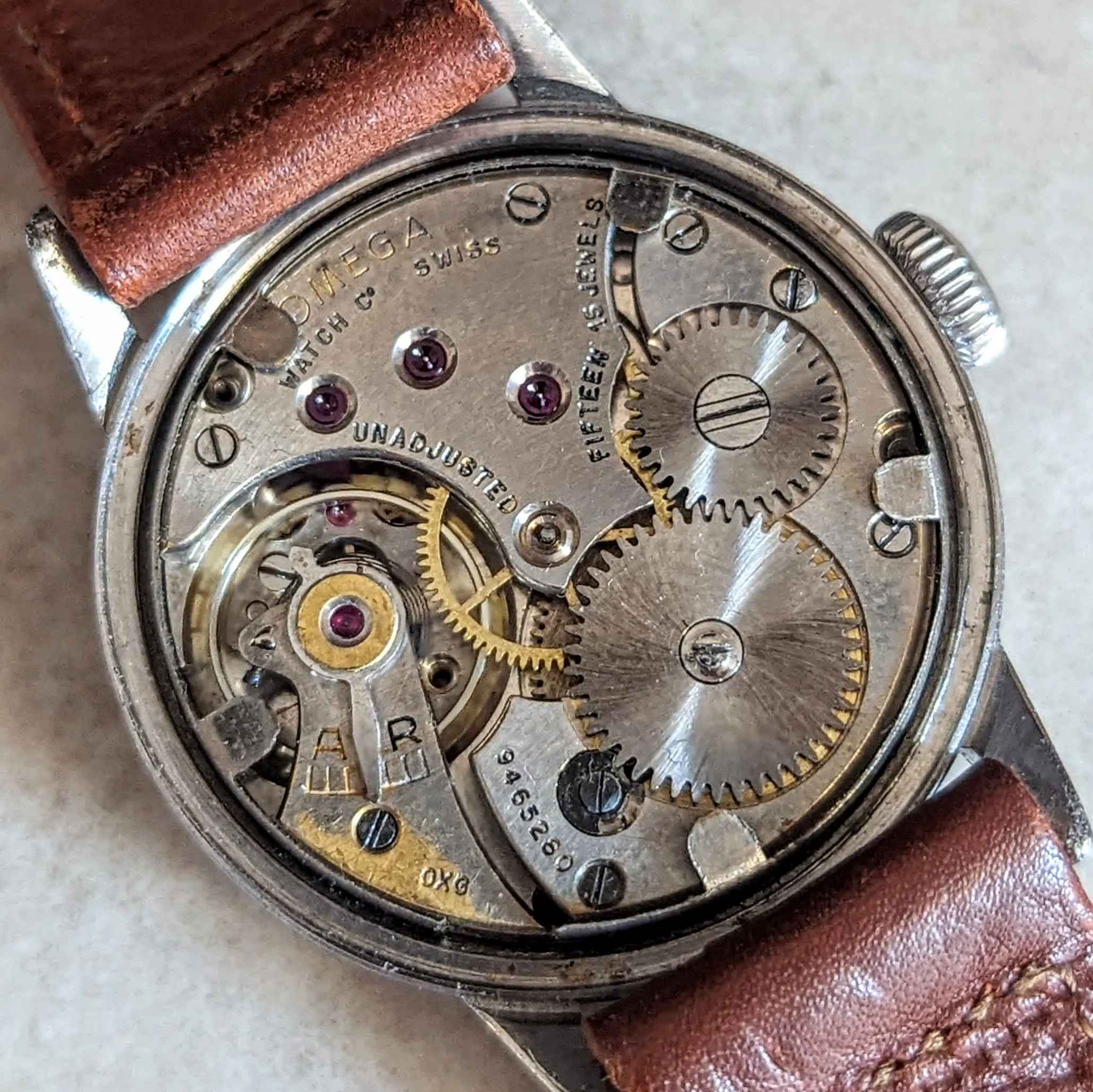 1944 OMEGA Military WWII Wristwatch 15 Jewels Cal. 26.5 T Swiss Made Watch