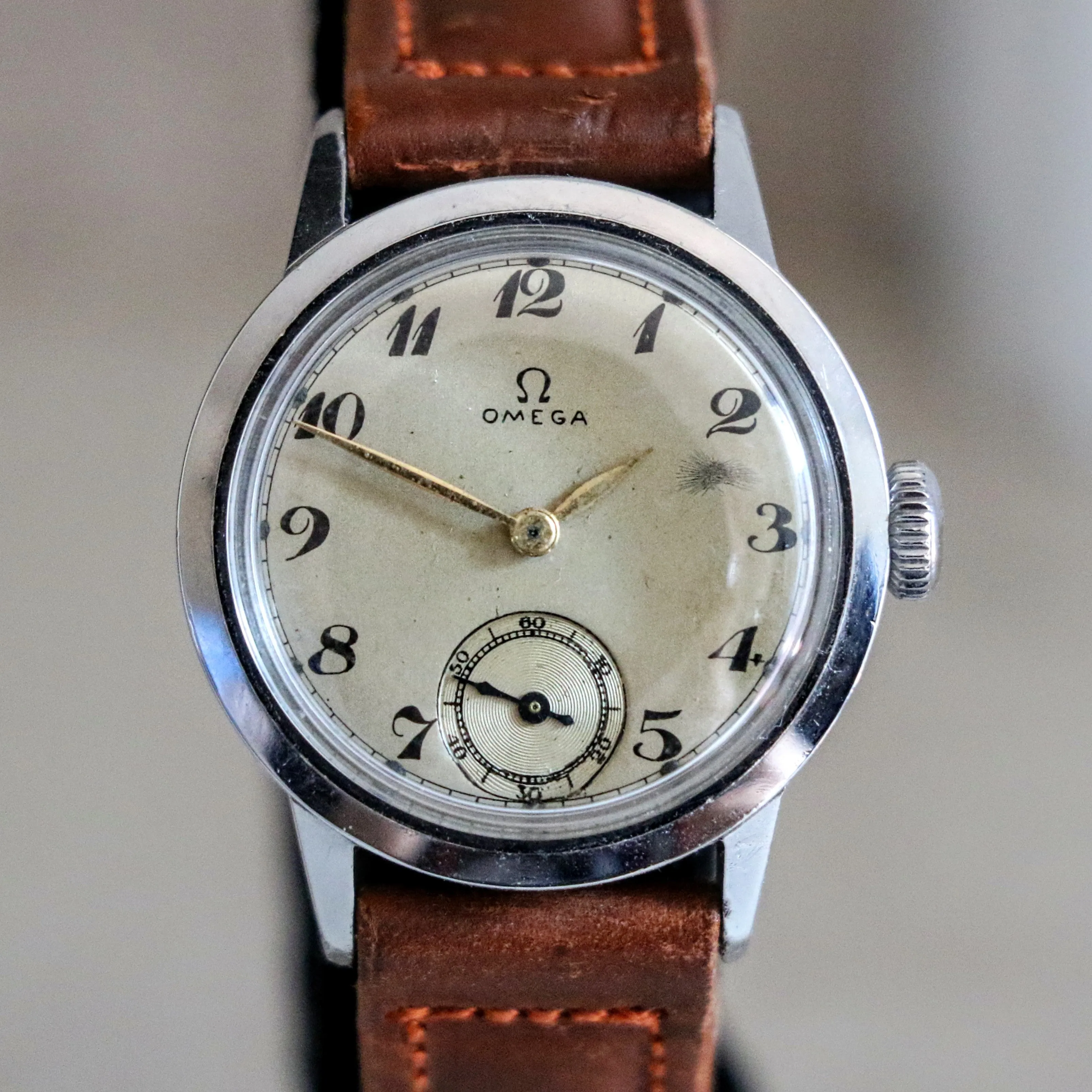 1944 OMEGA Military WWII Wristwatch 15 Jewels Cal. 26.5 T Swiss Made Watch