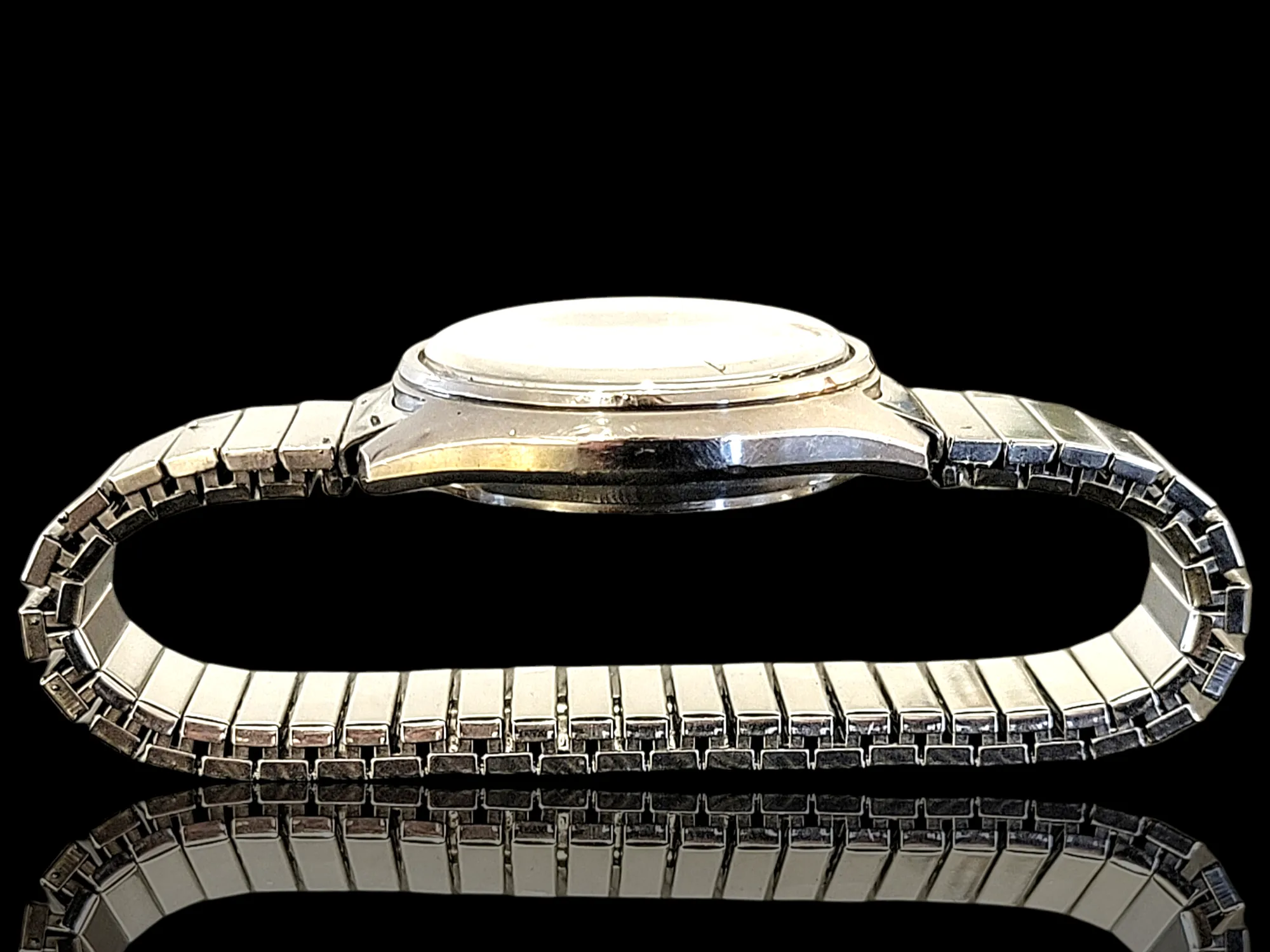 1984 SEIKO 5 Automatic Watch Day/Date Indicator 17 Jewels Cal. 7009A