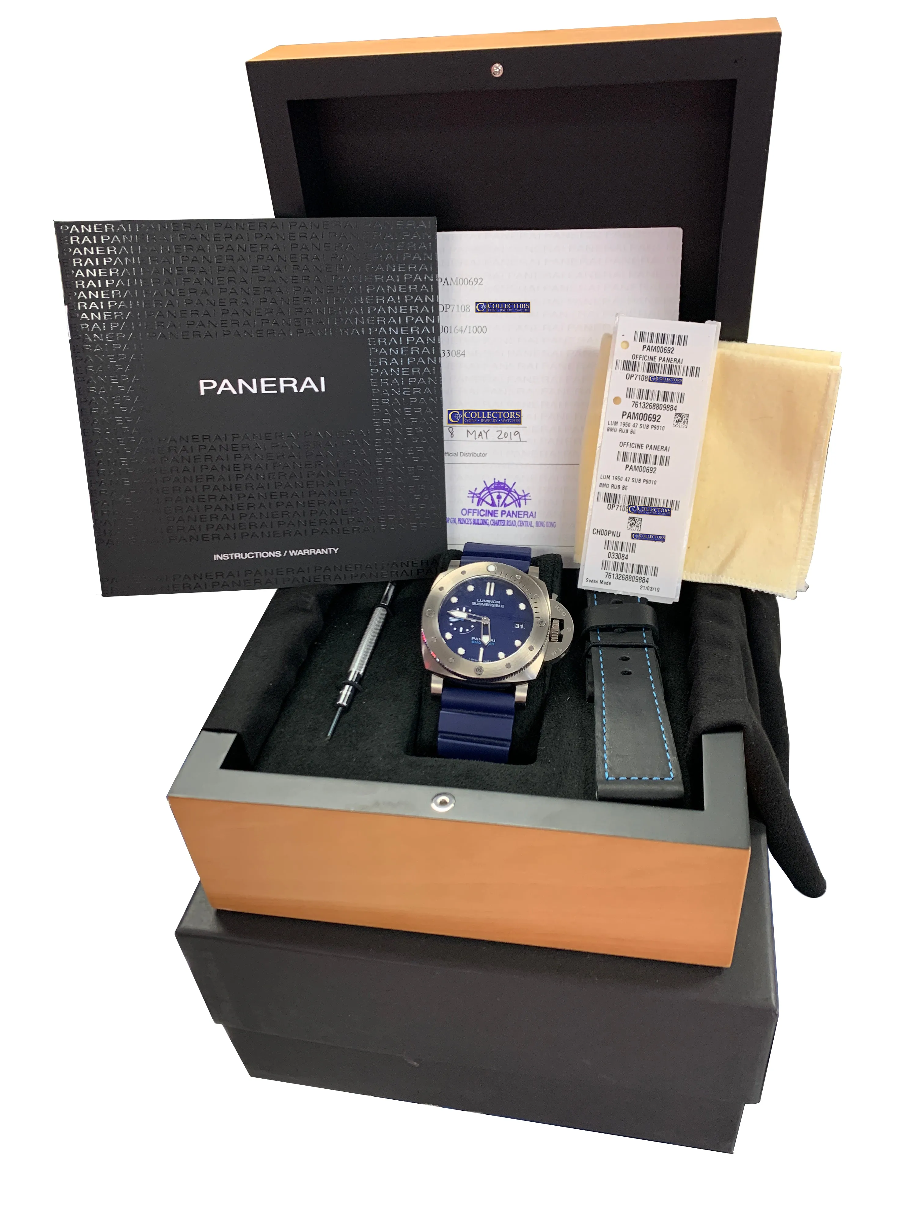 2019 MINT Panerai Luminor Submersible Blue BMG-Tech PAM 692 47mm PAM00692 Watch