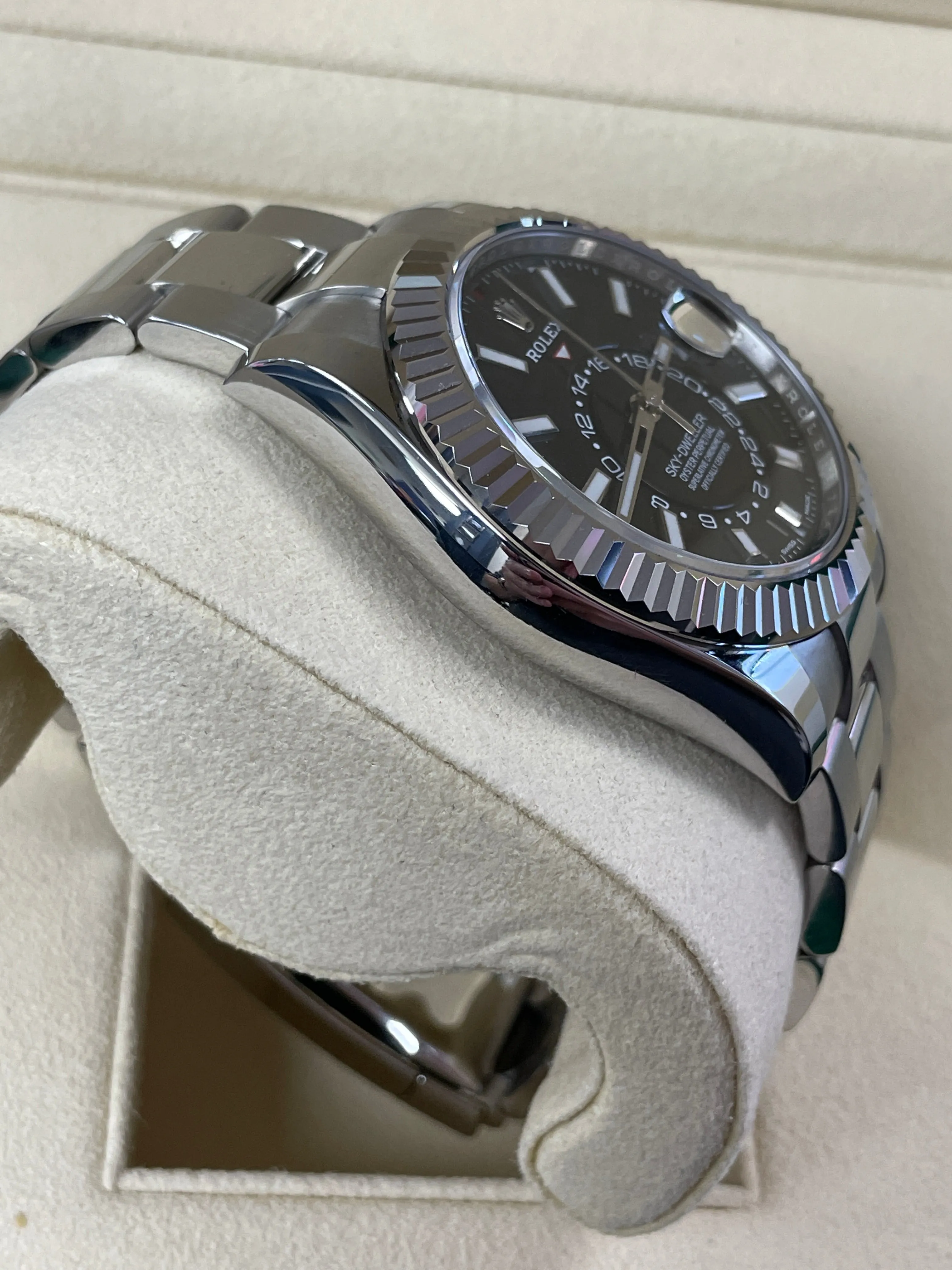 2020 UNPOLISHED Rolex Sky-Dweller Stainless White Gold Black 42mm Watch 326934