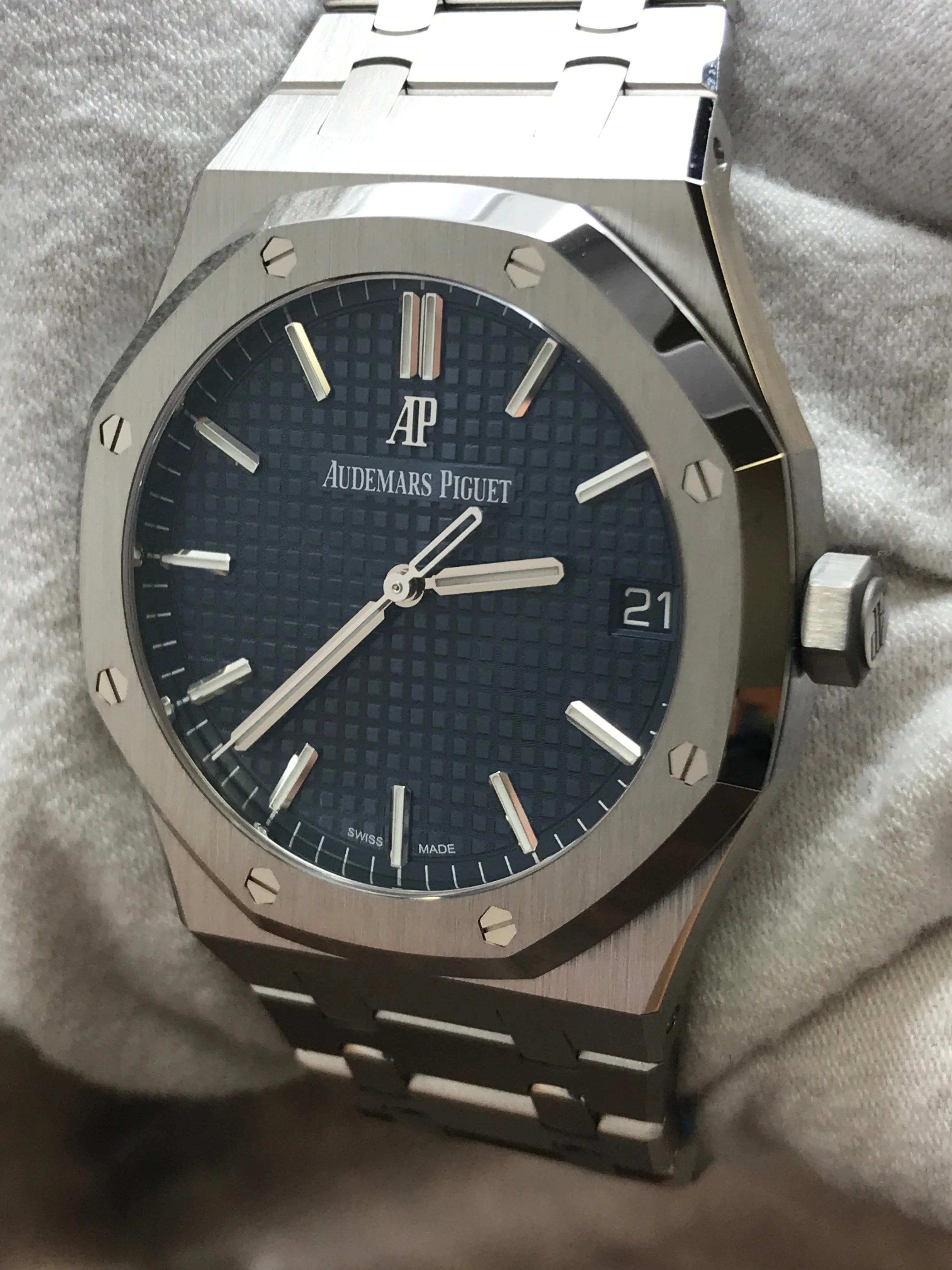 Audemars Piguet Royal oak 41 Unworn 15500st.OO.1220st.01 Blue Dial Automatic Men's Watch