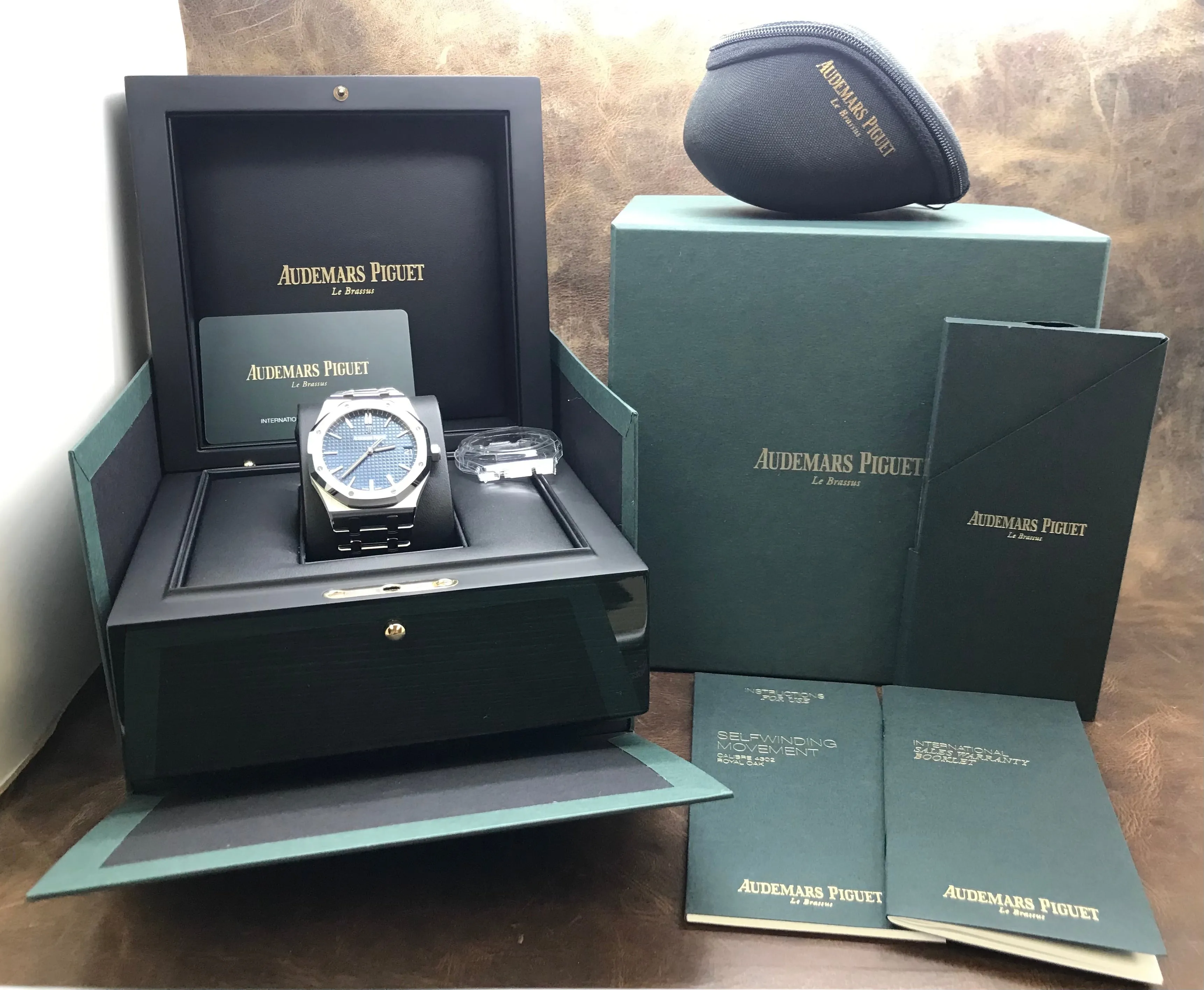 Audemars Piguet Royal oak 41 Unworn 15500st.OO.1220st.01 Blue Dial Automatic Men's Watch