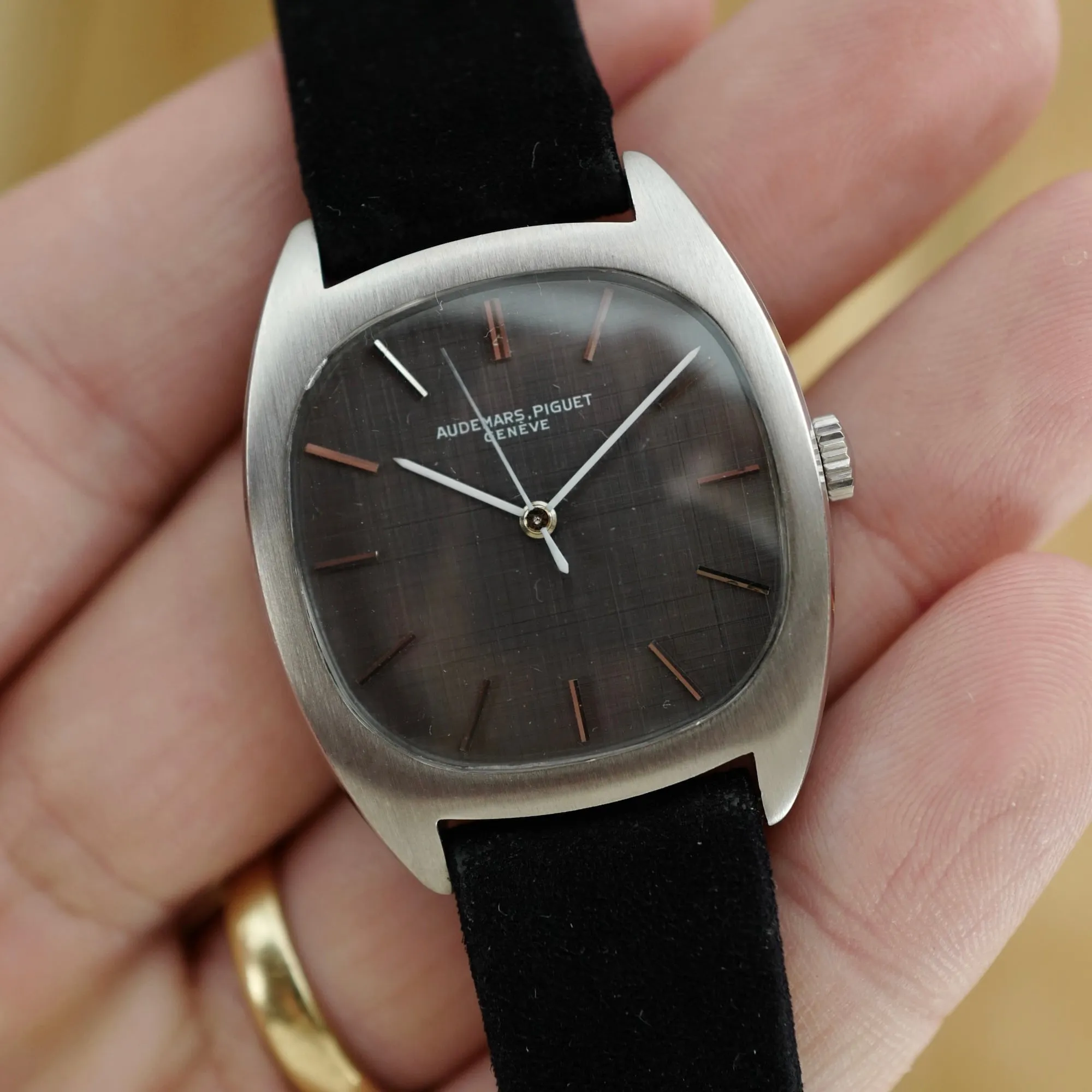 Audemars Piguet White Gold Tonneau Watch Ref. 5369 with Rare Linen Dial