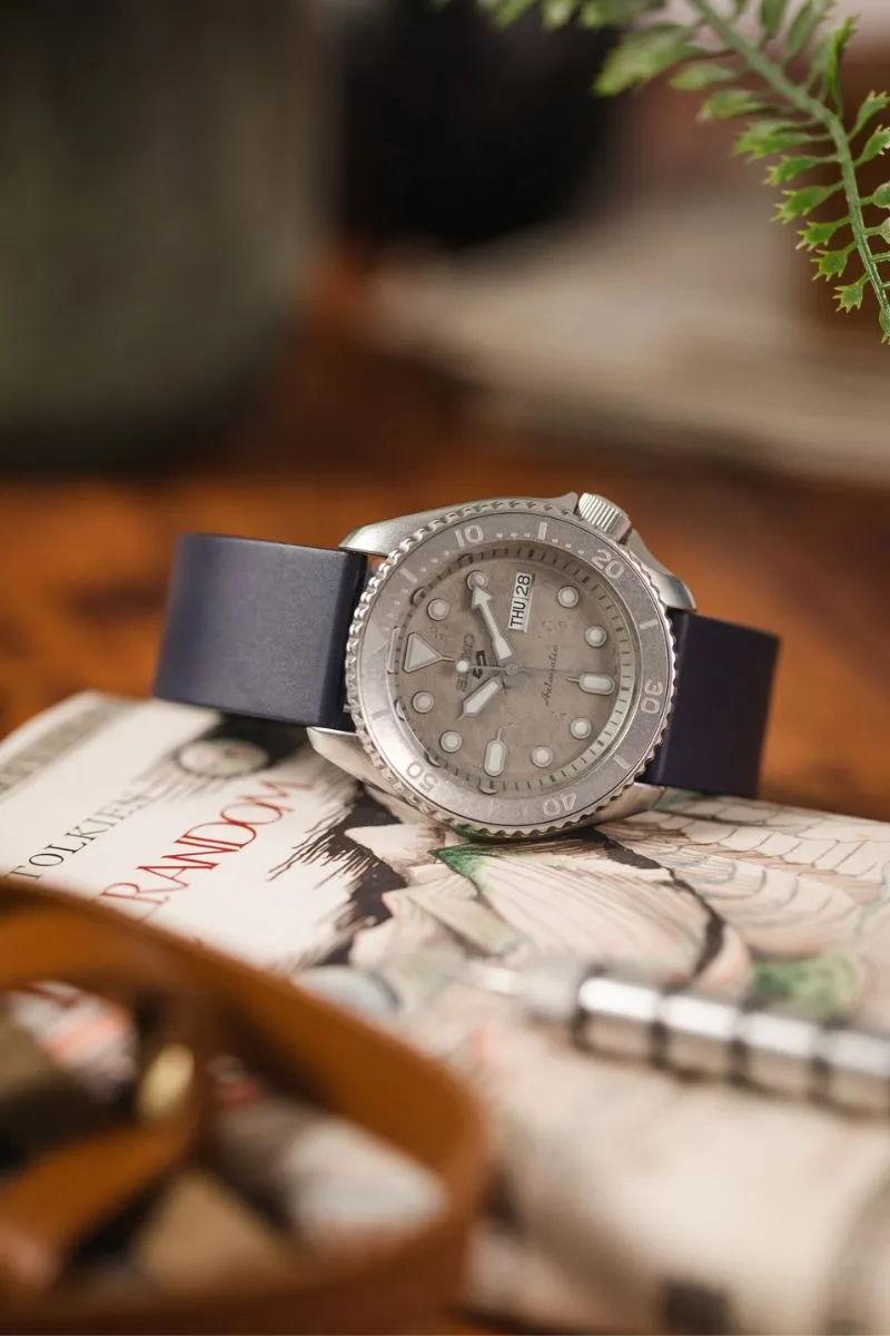 Bonetto Cinturini 270 Self-Punch Rubber Watch Strap in DARK BLUE