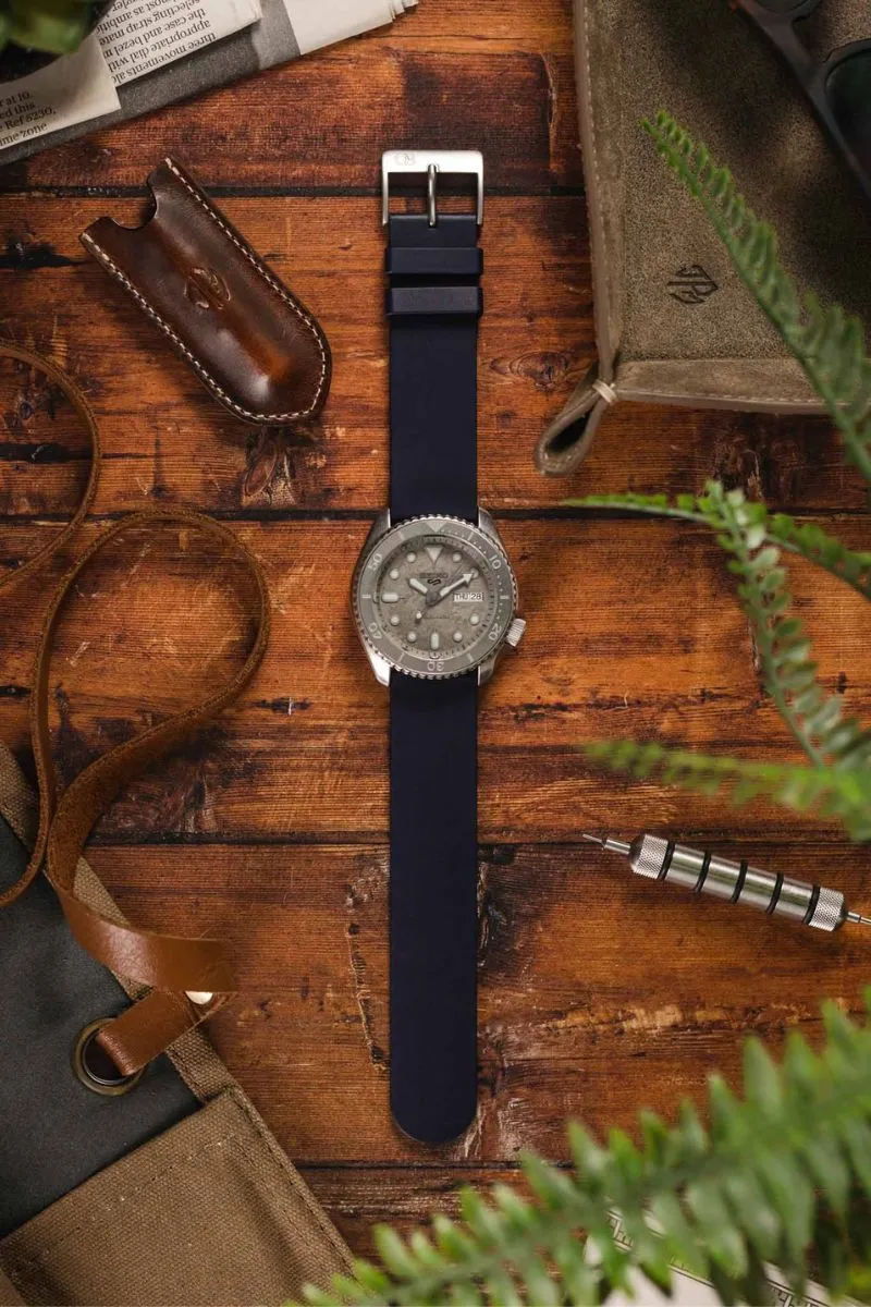 Bonetto Cinturini 270 Self-Punch Rubber Watch Strap in DARK BLUE
