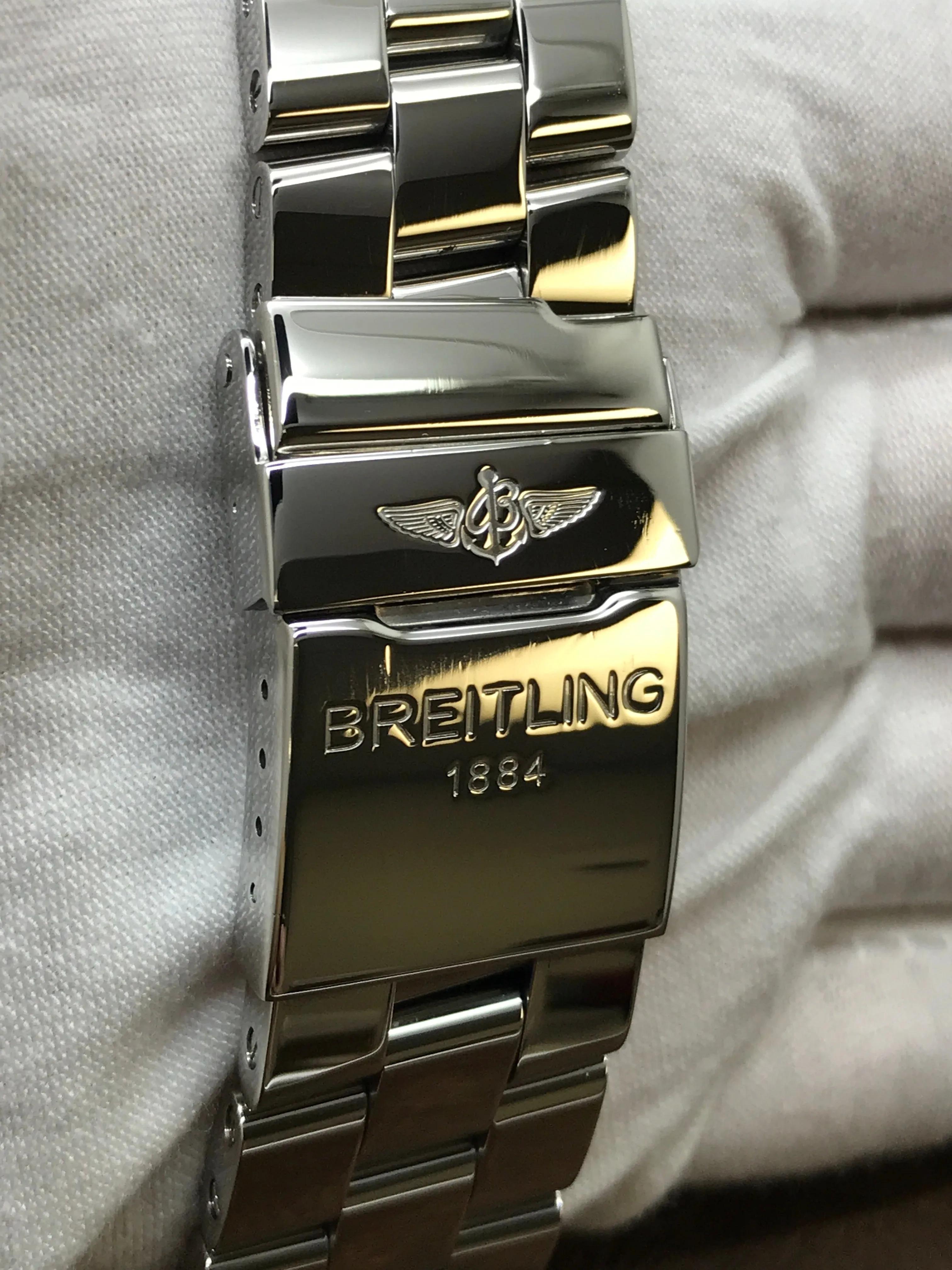 Breitling Super Avenger A13370 Black Dial Automatic Men's Watch
