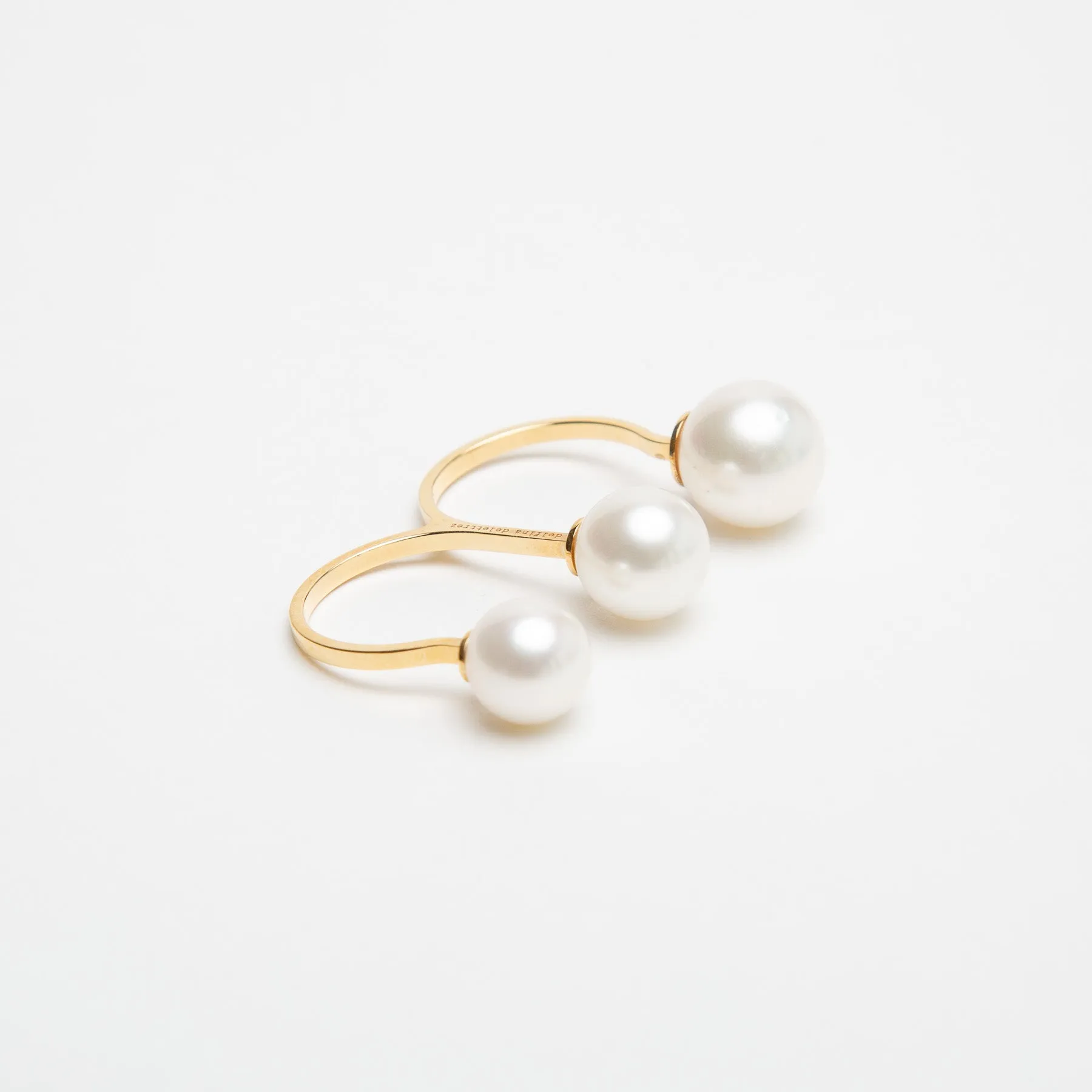 DELFINA DELETTREZ | TRIPLE PEARL RING