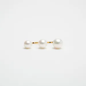 DELFINA DELETTREZ | TRIPLE PEARL RING