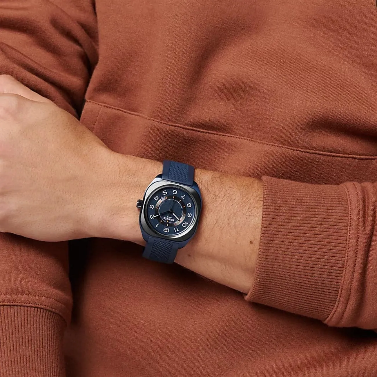 H08 - BLUE PVD TITANIUM EXTRA LARGE WATCH