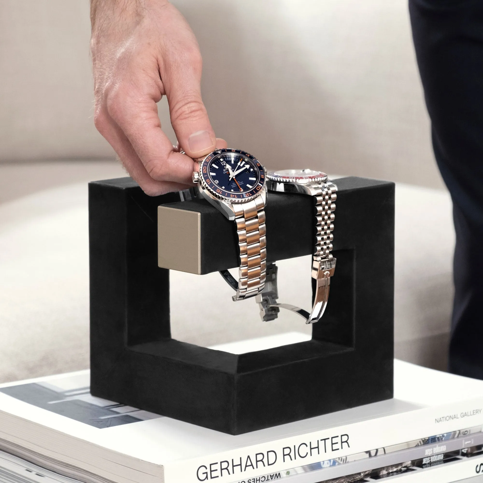 HUDSON 3 WATCH STAND - BLACK / CHAMPAGNE