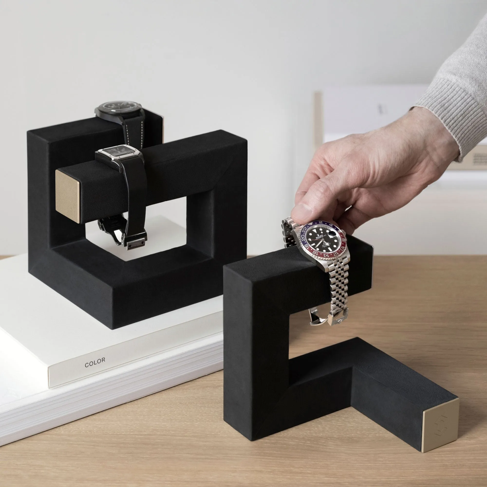 HUDSON 3 WATCH STAND - BLACK / CHAMPAGNE