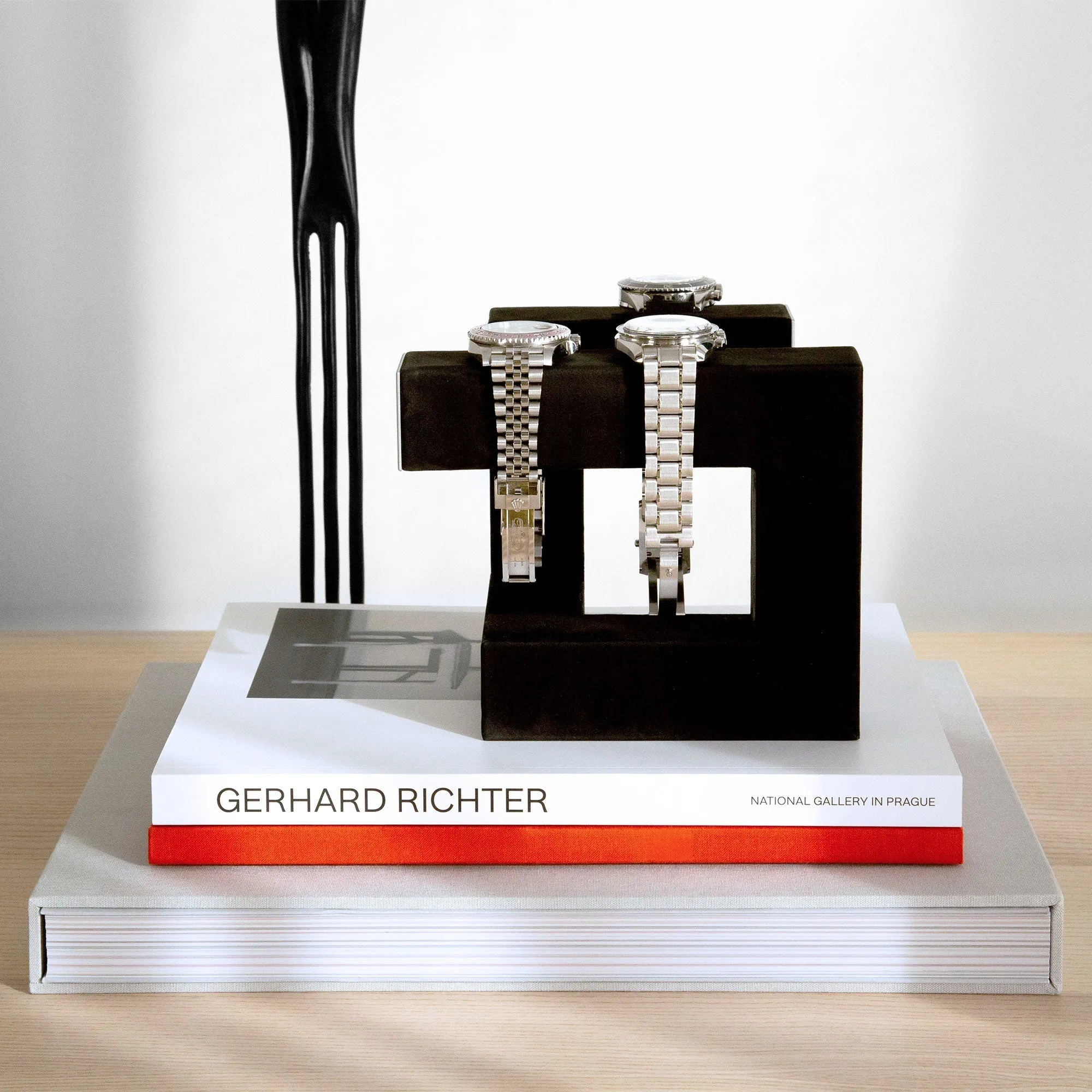 HUDSON 3 WATCH STAND - GREY / GREY