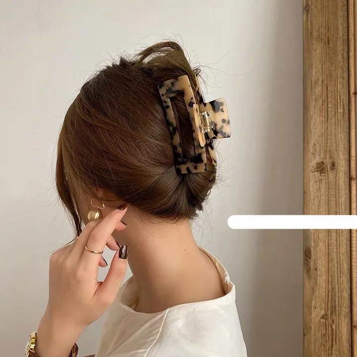 Large Hairpin