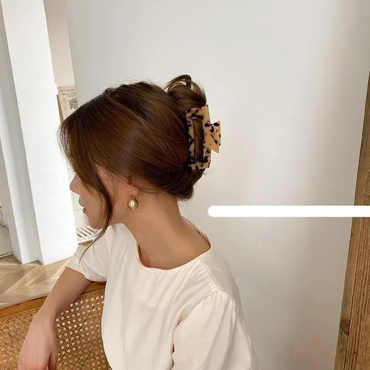 Large Hairpin