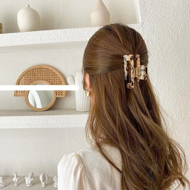 Large Hairpin