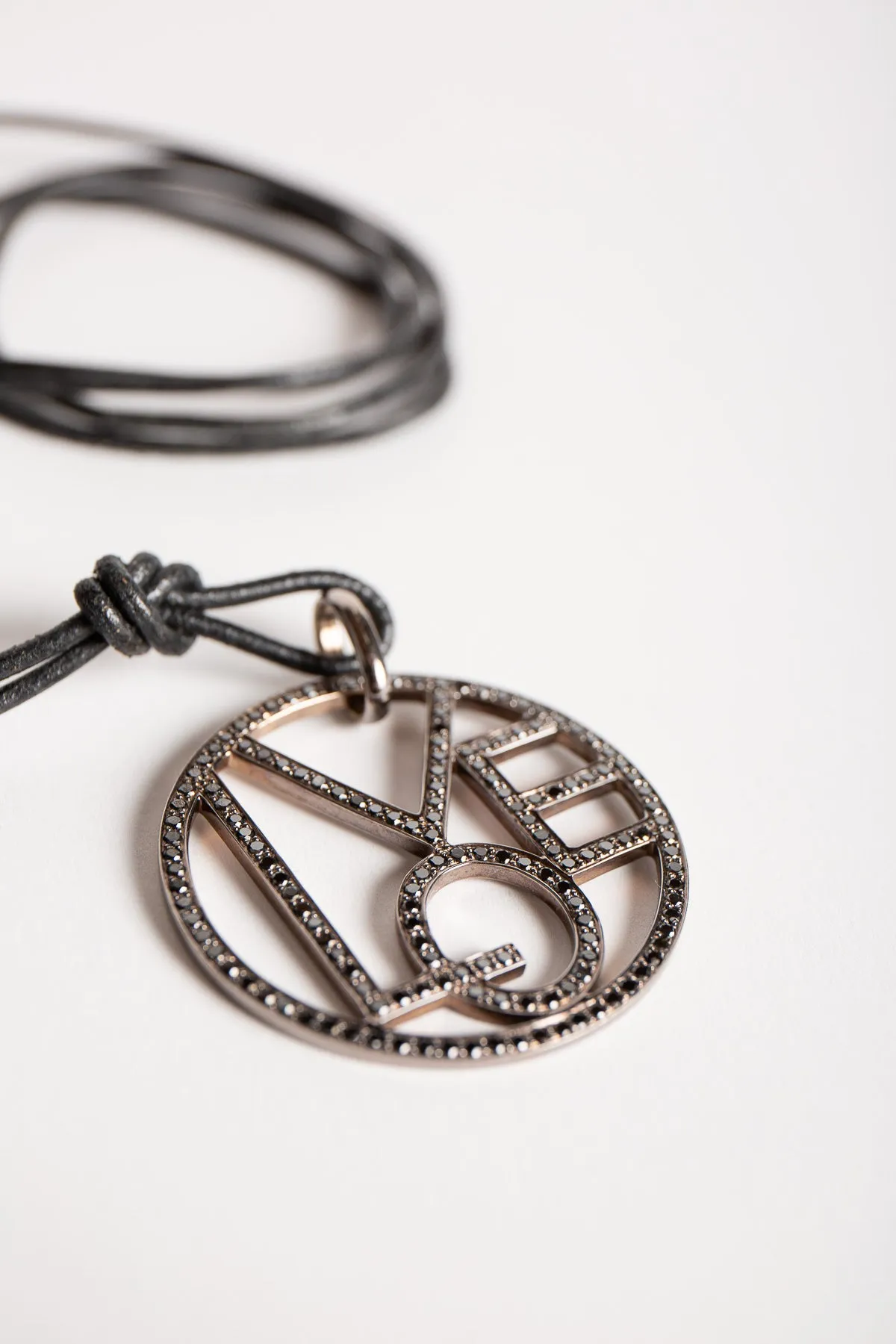 MAXFIELD PRIVATE COLLECTION | BLACK DIAMOND XL LOVE NECKLACE