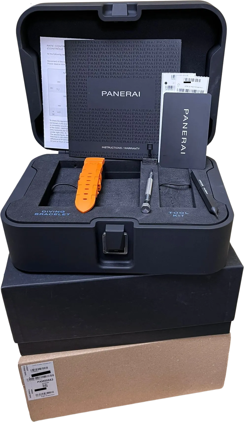 Panerai Submersible PAM 683 Black Automatic 42mm Stainless Steel Watch PAM00683