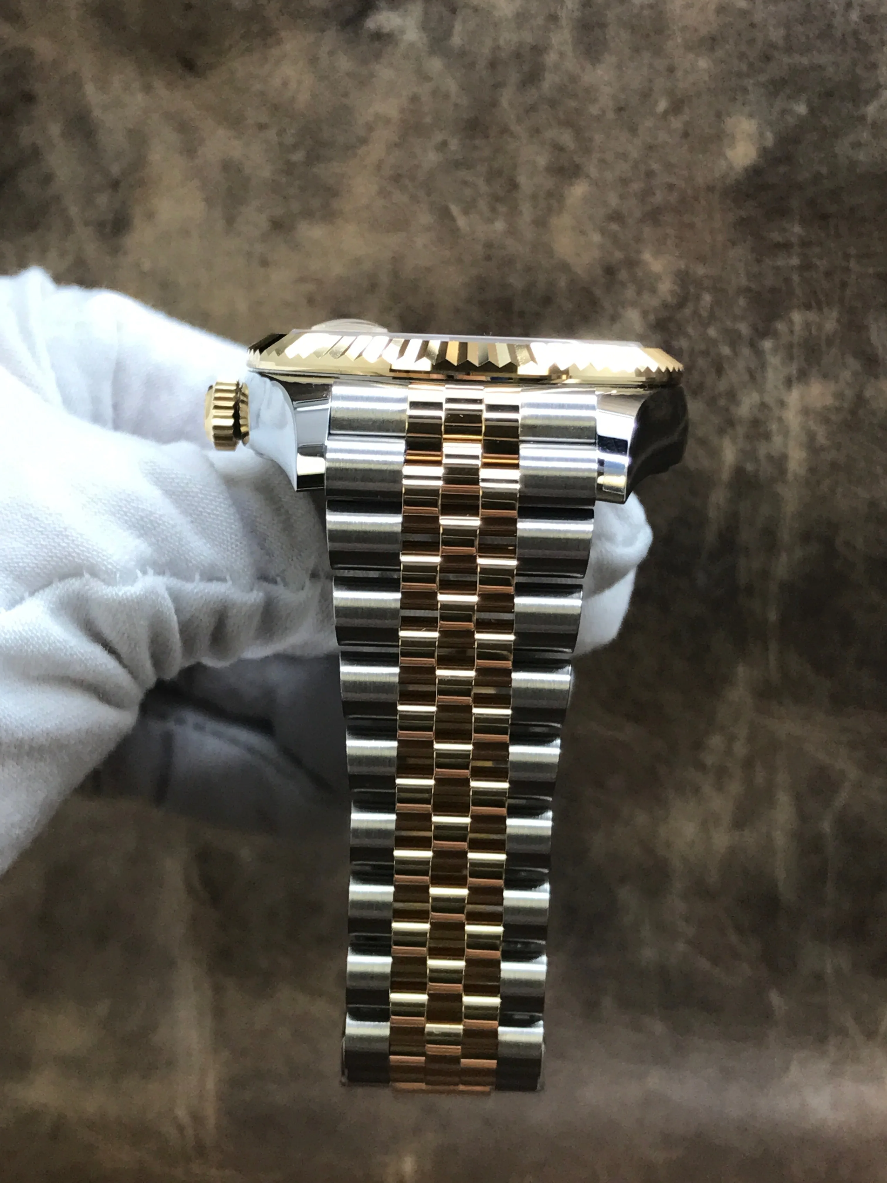 Rolex Sky-Dweller Jubilee 2022 B&P 326933 Champagne Dial Automatic Men's Watch