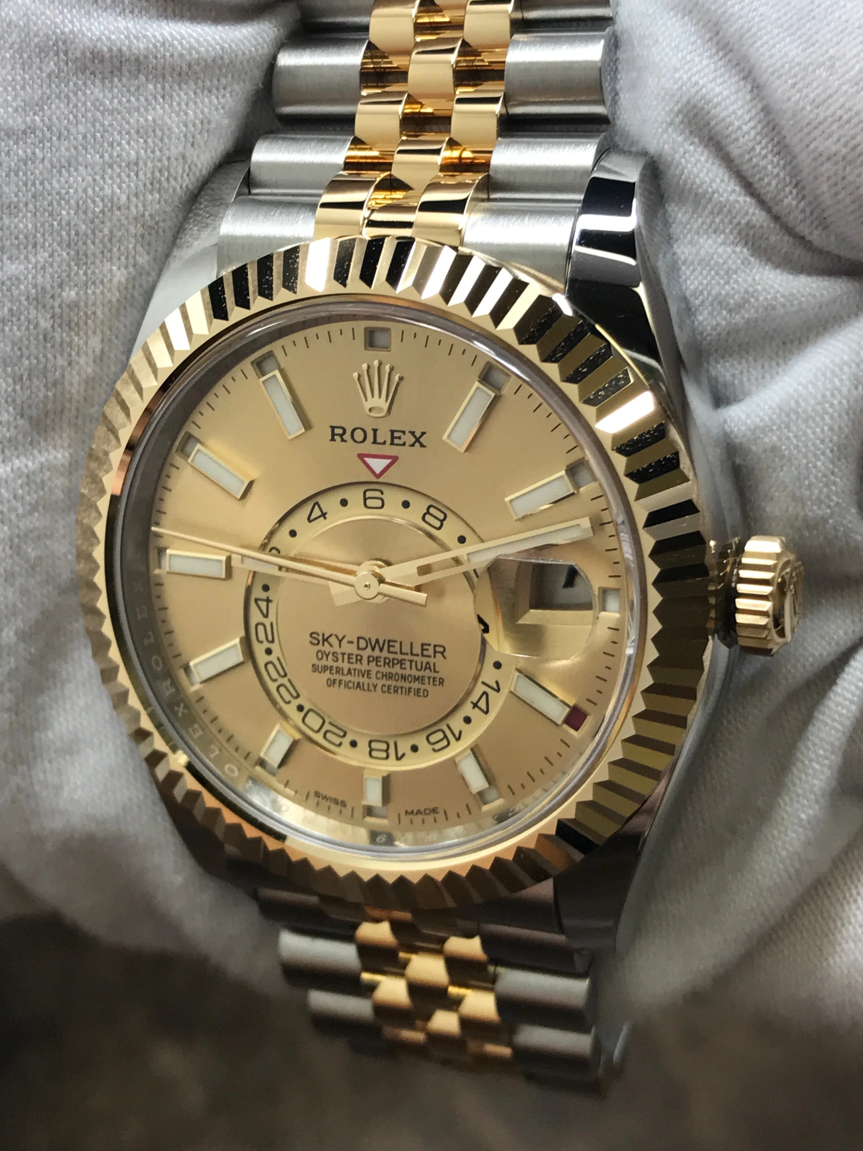 Rolex Sky-Dweller Jubilee 2022 B&P 326933 Champagne Dial Automatic Men's Watch