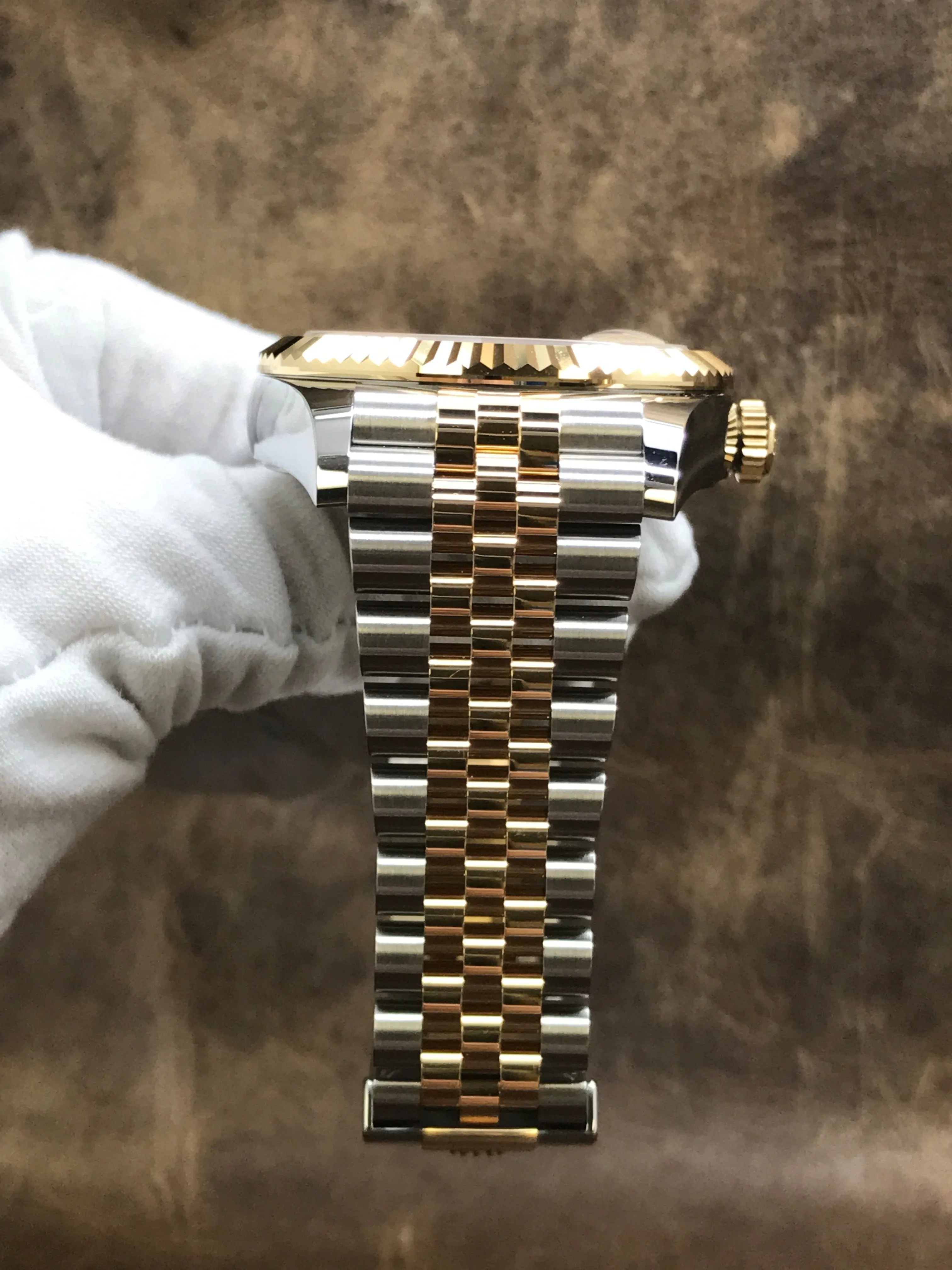 Rolex Sky-Dweller Jubilee 2022 B&P 326933 Champagne Dial Automatic Men's Watch