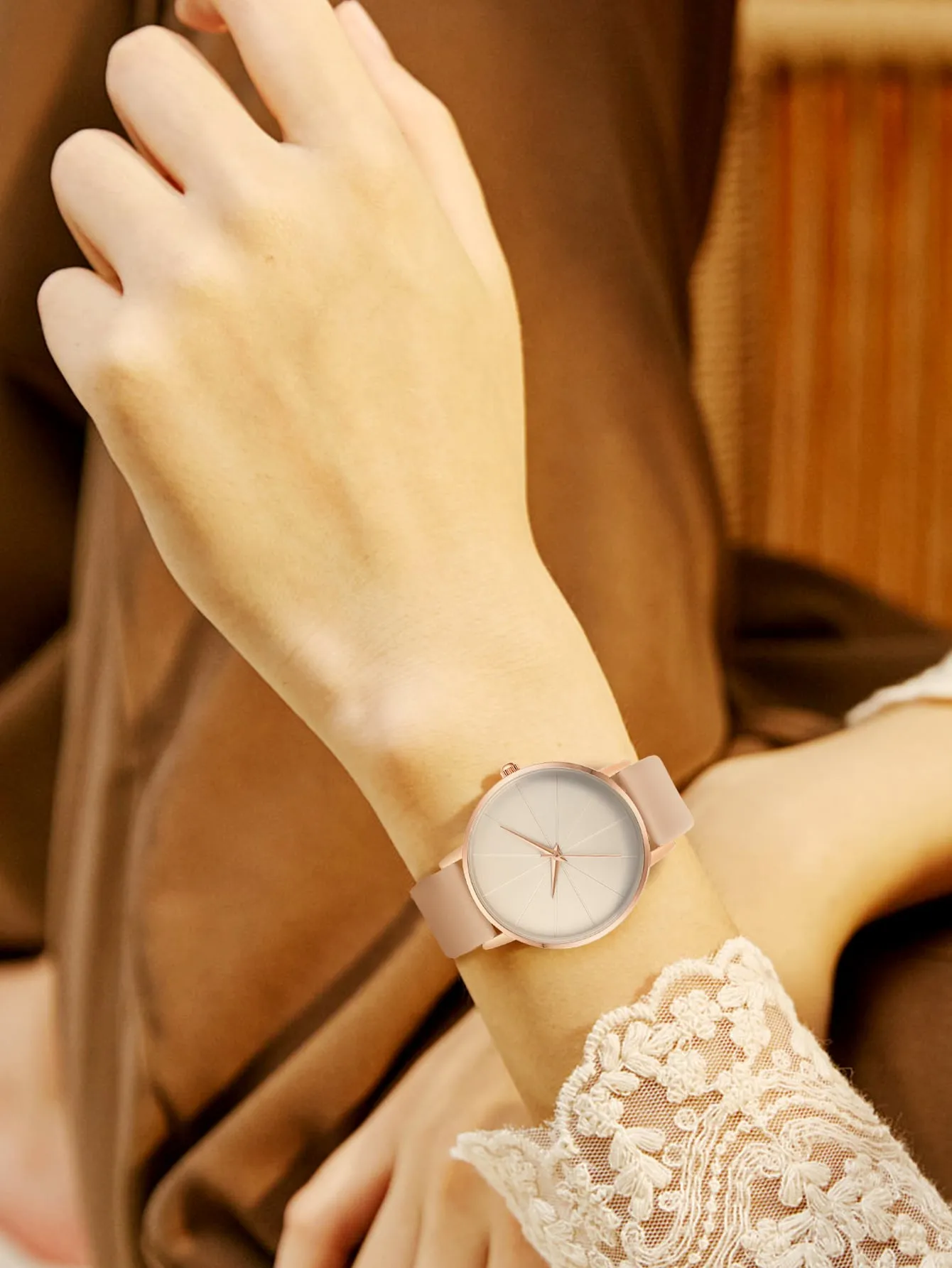 Round Pointer Quartz Watch - Apricot