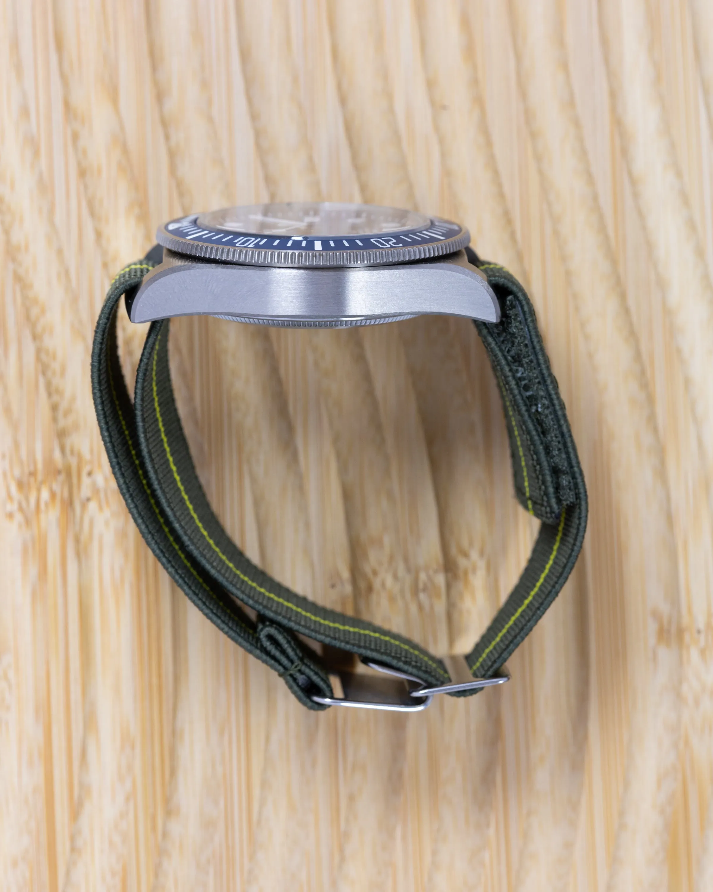 The Trooper Fixed Lugs Elastic Strap - Green Red