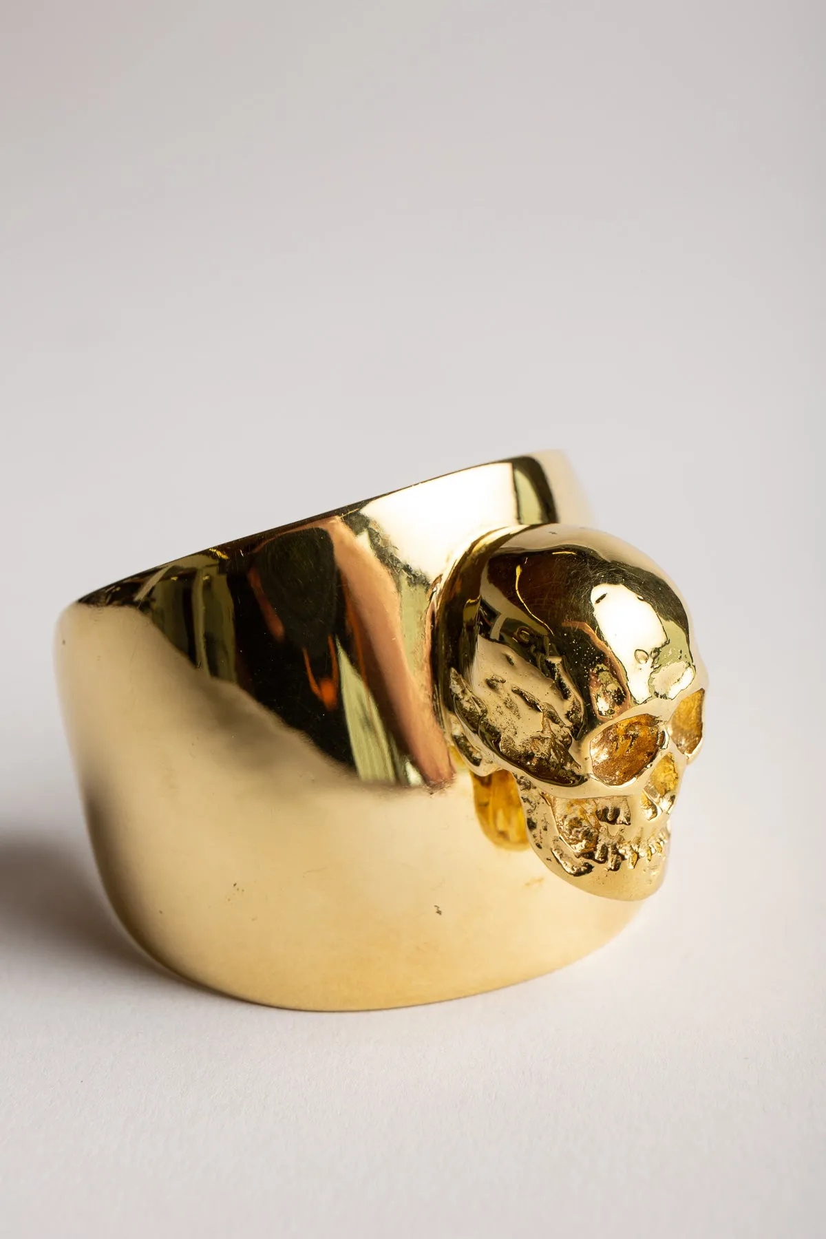 TOM BINNS | LARGE GOLD SKULL CUFF