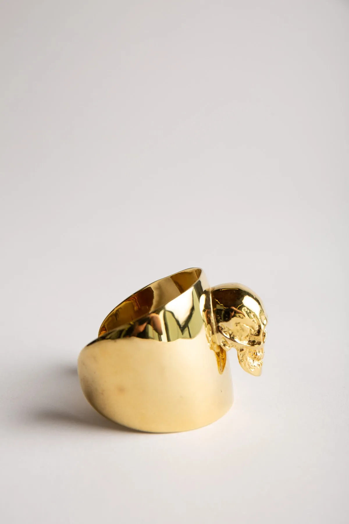 TOM BINNS | LARGE GOLD SKULL CUFF