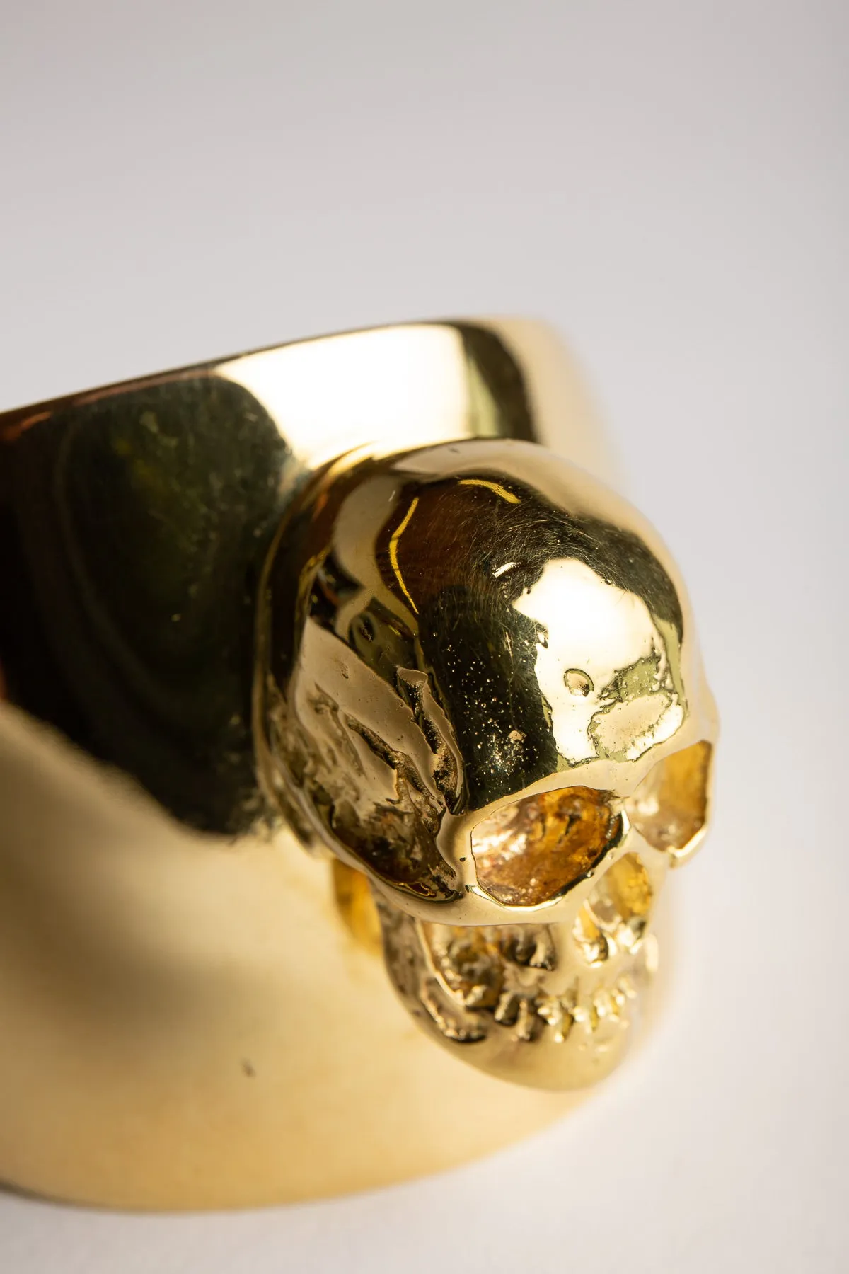 TOM BINNS | LARGE GOLD SKULL CUFF