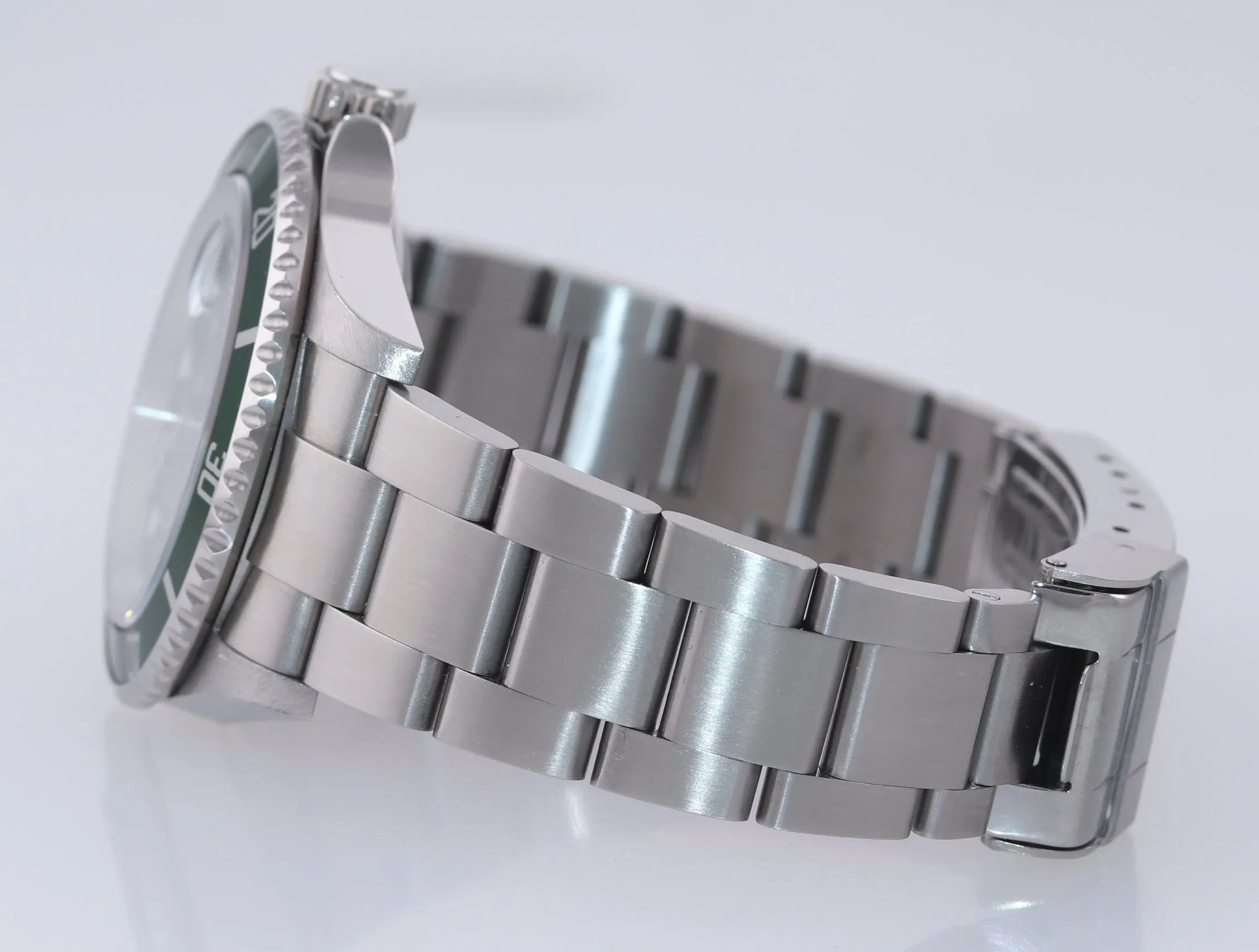 UNPOLISHED Rolex Submariner 16610 Kermit Green Submariner 40mm 16610LV Watch